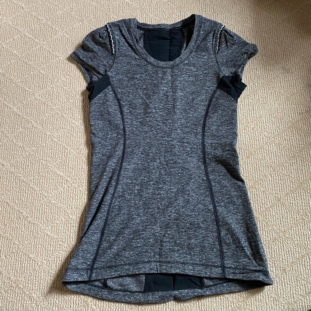 Grey/Black Lululemon Short Sleeve - 6